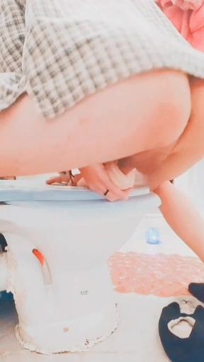 🥵Nice Moment Riding On The Toilet