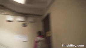 ”Solo teen tiny Miley”