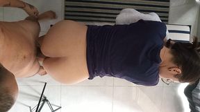 la puta de mi companera no sabia sobre la camara en el techo y registre la follada que le di