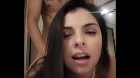 Professora casada e safada, chama o aluno para aula particular e fode com o pirocudo.