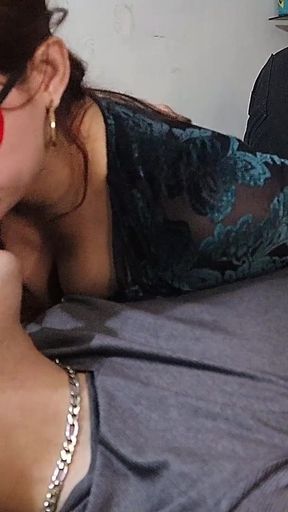 Iconic moment from &quot;Beautiful STEPSISTER kisses me with TONGUE on her bed and passes me her SALIVA 🤤&quot;