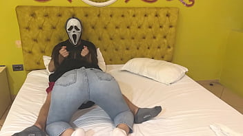 Masked Ghostface gets a deepthroat blowjob in Miami