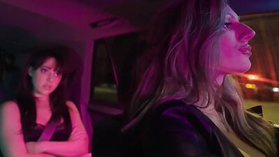 Whitney Wright seducing her driver Jade Venus while at the backseat