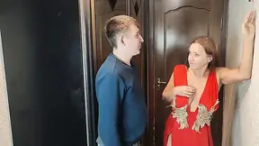 I Licked a Mature MILF and Fucked Her in the Hallway!