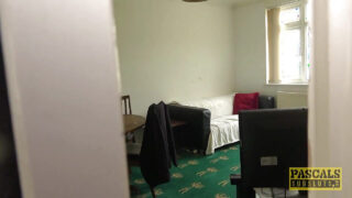 Cherry English wird von Pascal White anal gefickt