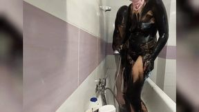 Crazy amateur couple taking bath. Brunette hairy pussy, big tits, big ass.