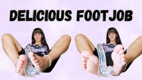Delicious footjob