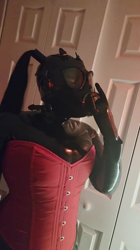 Finger sucking latex fetish fun