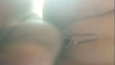 LOIRA DE 19 ANOS BEM SAFADA NA CAMA QUER TRANSAR A TARDE TODA COM ESSE COROA