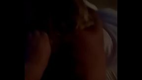 Graban a puta mexicana gimiendo mientras le dan de perrito por cliente