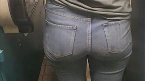 Big-booty worker takes public stall creampie