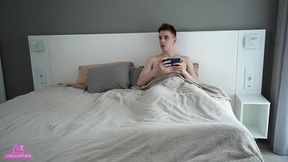 robien gun secretly has sex with alice xo while his girlfriend milka went for a walk.