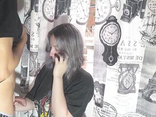 PERRA INFIEL ES FOLLADA MIENTRAS HABLA CON SU NOVIO POR TELEFONO