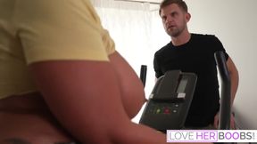 Deliciul antrenamentului Busty