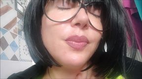 Beautiful giantess stepmom knows how to do it