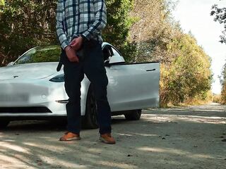 I had to urgently pee on the road