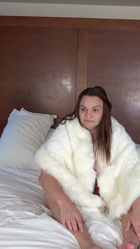 Big Booty White Girl in Pink Shorts Gets Blackbred Starring Tonya Sinn