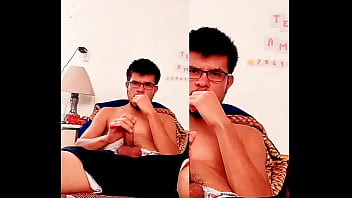 Mast&uacute_rbame para que me saques toda la leche que te vas a beber