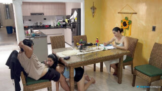 สาวโคลอมเบียวัยกลางคนมือสมัครเล่นโดนกระทำชำเราทางทวารหนักอย่างรุนแรงและน้ำอสุจิพุ่งออกมาอย่างบ้าคลั่ง