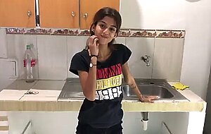 Hermanastra cachonda va con migo a la casa nueva y algo sale mal