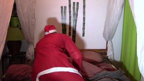 2108 je me fais baiser bareback par mon pote deguise en pere noelvoici une ...
