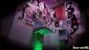 Aziatische Angel krijgt een pak slaag van een Japanse lul.