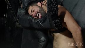 fodendo forte meu escravo no masmorra