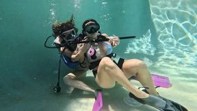 Peril Scuba Fights with Nathalia and Mya