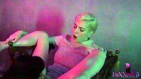 The Sex Chair! Lesbians Jenna Foxx & Sky Blue Tongue-Fuck On It!