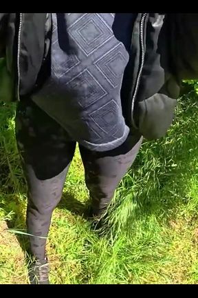 Hot Outdoor Blowjob