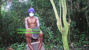 A never-before-seen hot wild fuck without a future between two tourists in the midst of a walk in the woods who get excited under the effect of the cold morning and start kissing, sucking cocks until
