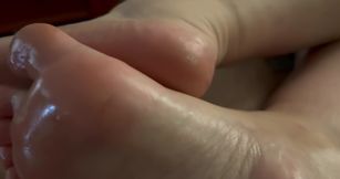 Omg! Stepmom Gives Footjob and Lets Stepson Cum All Over Feet