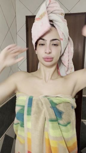 Oops, I dropped the towel 🤍