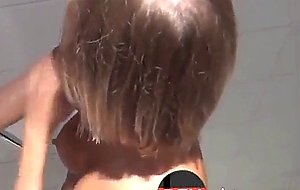 Shy 18yo teen ruft honey anal creampie in badezimmer