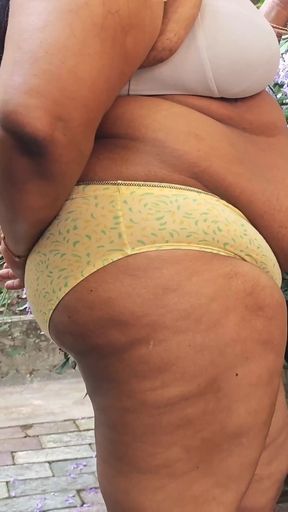 Beautiful Desi Girl Getting Nude Outside in the Garden