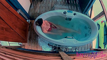 JACUZZI JILLING OFF OUTDOOR - ImMeganLive