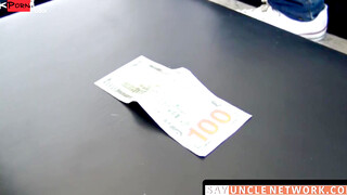 Musclar Young Latin Barebacks & Gets Cash-Filled Facial From Older Man! (POV)
