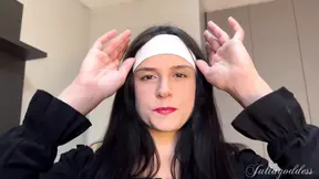 Squat  Ride  Your Oiled-up Gym Goddess Uses You for Anal