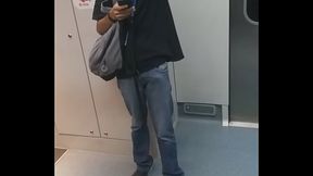 Usu&aacute_rio do metro excitado