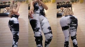 chica hermosa culona bailando enfrente de sus seguidores