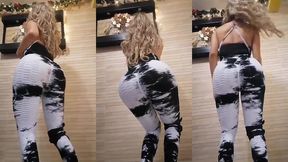 chica hermosa culona bailando enfrente de sus seguidores