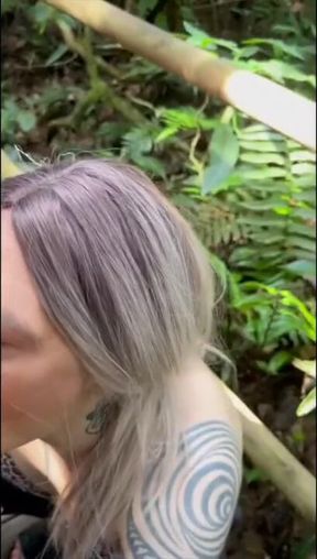 Jungle shemale stranger blows huge dick outdoors