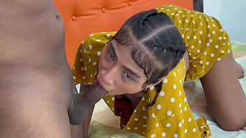 LLEVO A LA INDIA DE MI NOVIA A MI CASA Y ELLA ME REGALA UNA RICA GARGANTA PROFUNDA ME SACA LA LECHE