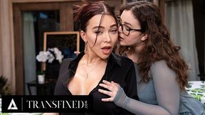 Hot Waitress Emma Rose Rekindles With Old Bestie Leana Lovings During After Hour