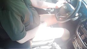 kleiner penis im kafig beim autofahren in strumpfhose