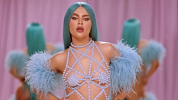 Lu&iacute_sa Sonza Semi Nua e Muito Mais Mostrando Seu Rabo no seu Novo Clipe