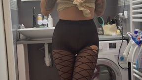 Wet Socks Pissing: Soaking, Masturbating and Tasting my Golden Liquid