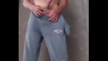Pedreiro jorrando 2