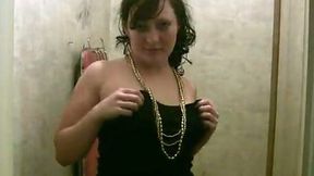 Artistic amateur brunette with quite nice bum gonna pee on cam