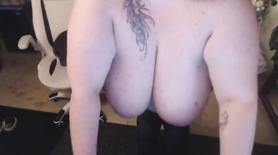 DAYTONA HALE! Jeans and tank strip BBW